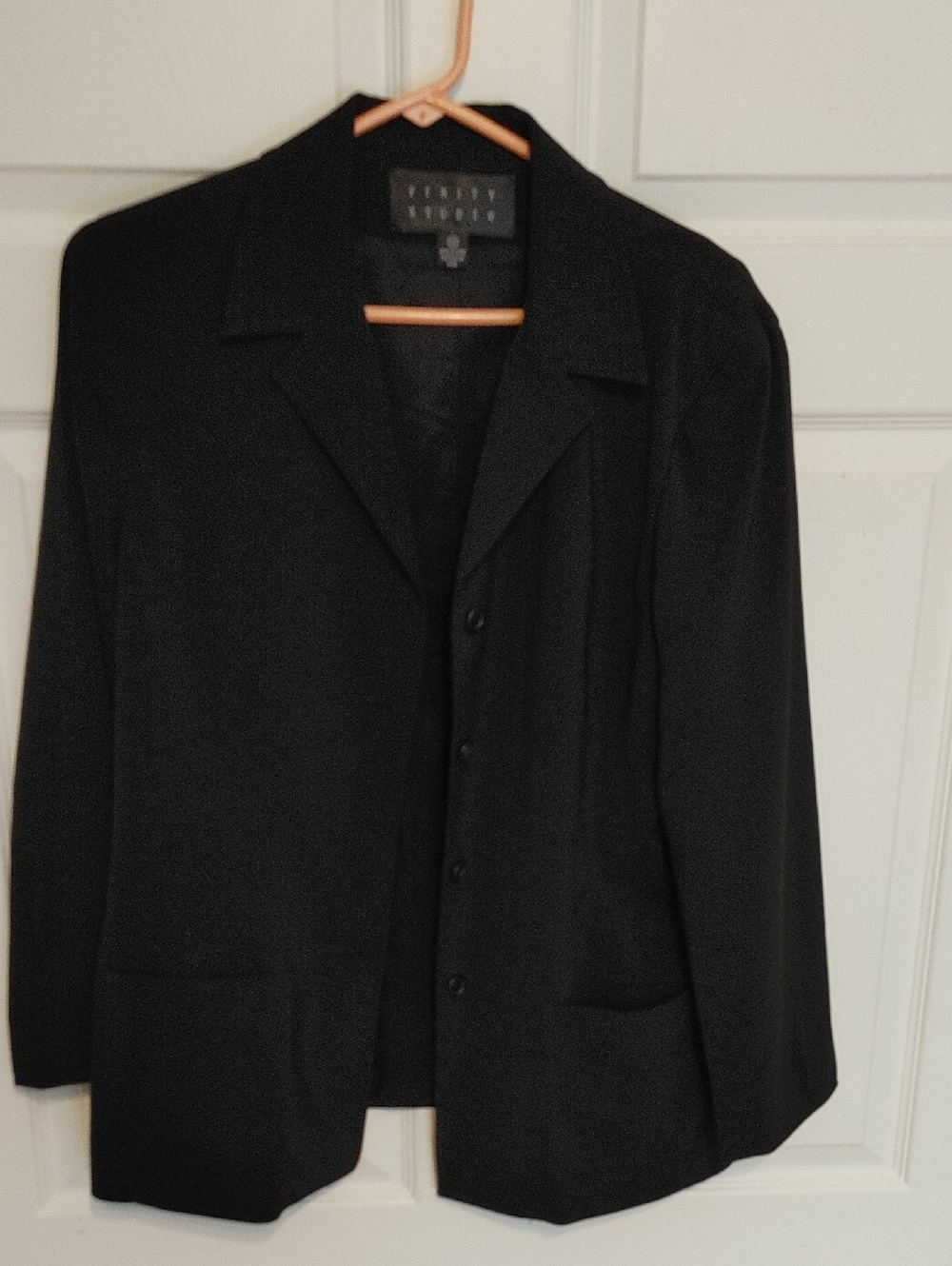 Women's Black Single-Breasted Blazer - Tailored Everyday Jacket